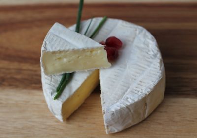 Le camembert vient-il de Normandie ? P’têt ben qu’oui, p’têt’ ben qu’non !