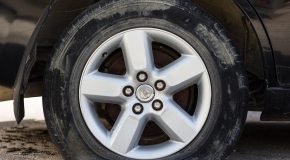 Pneu crevé : on change tout ?